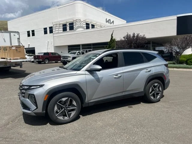 Used 2025 Shimmering Silver Hyundai SEL image 1