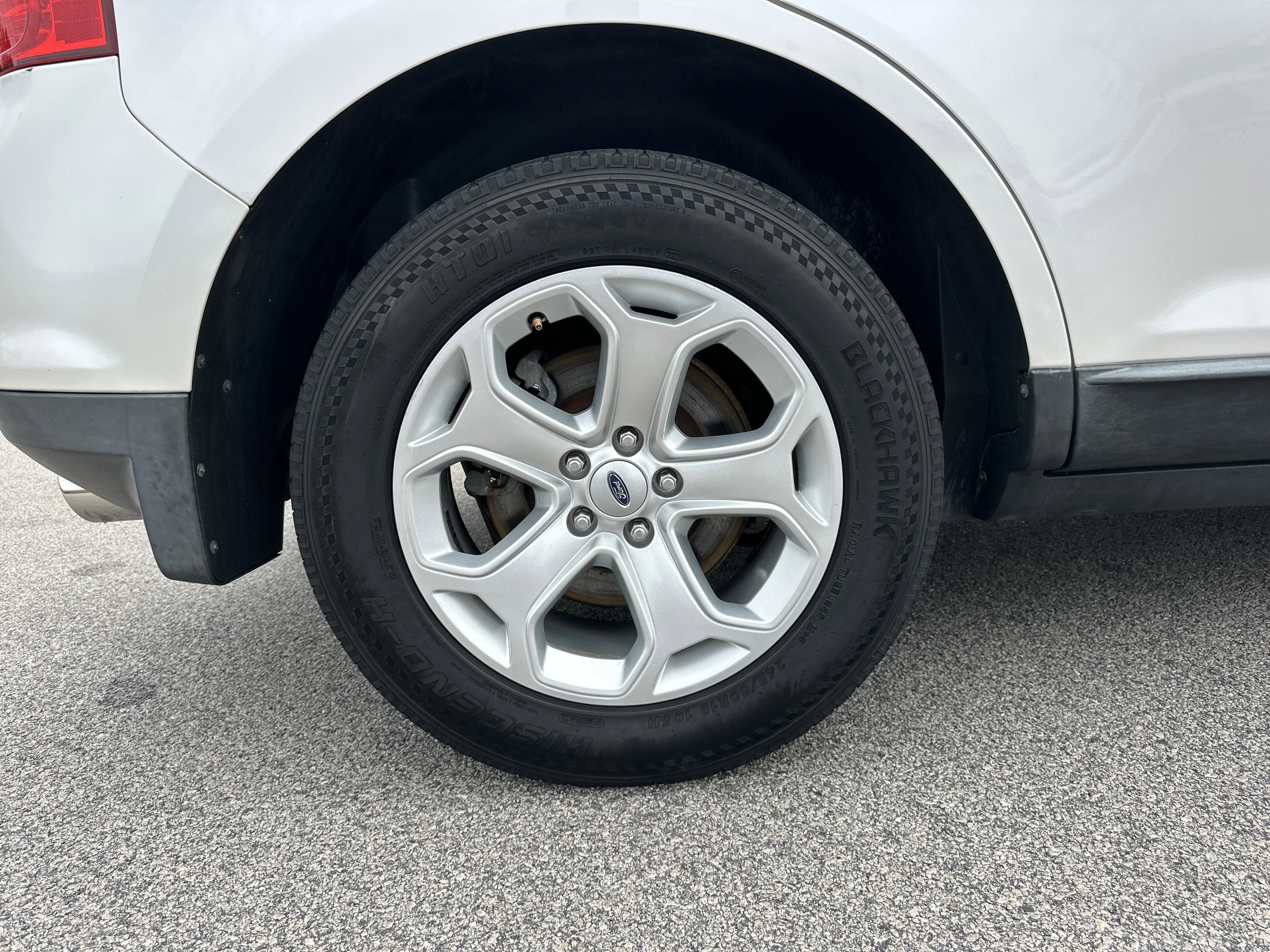 Used 2011 White Platinum Metallic Tri-Coat Ford SEL image 17