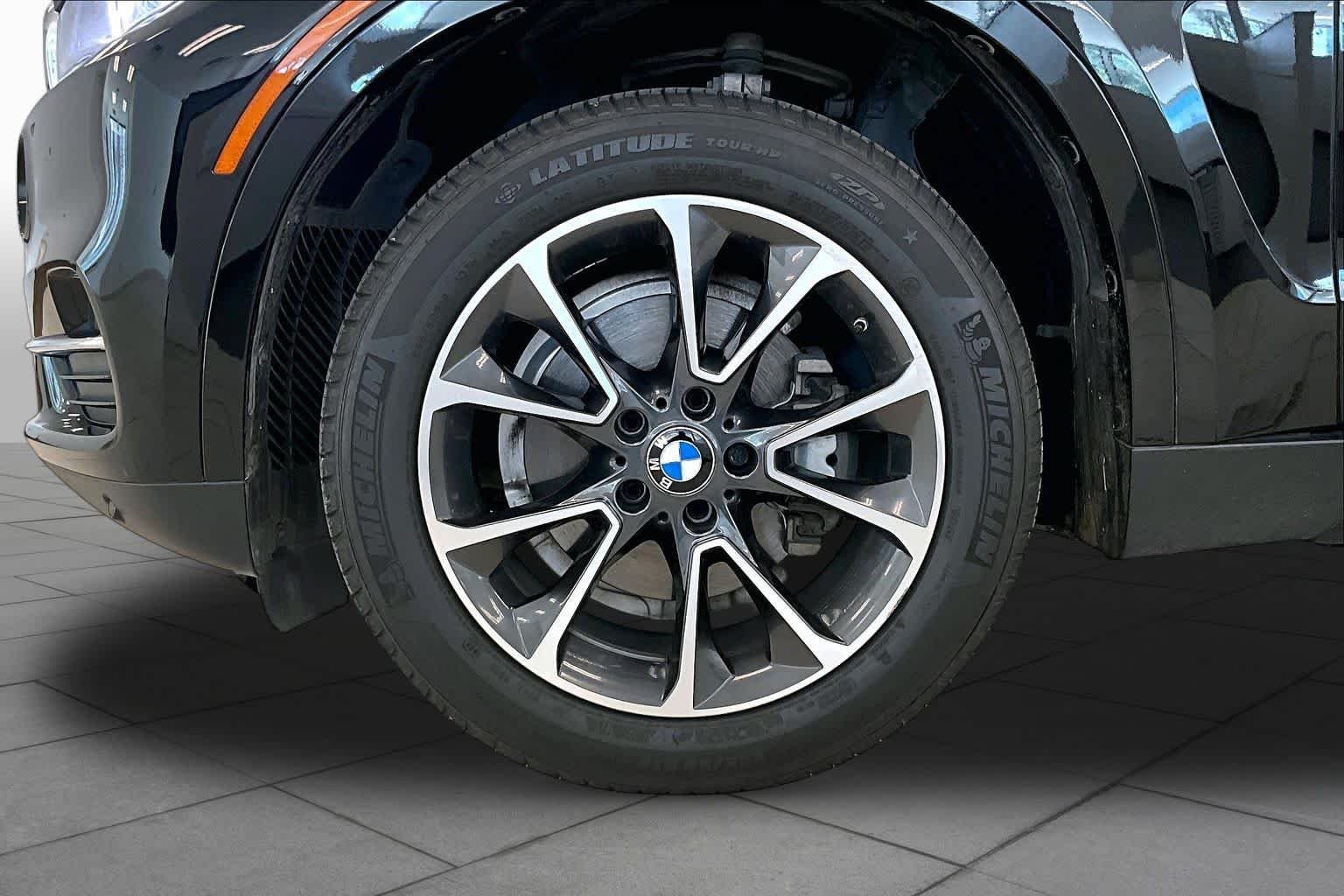 Used 2017 Jet Black BMW sDrive35i image 9