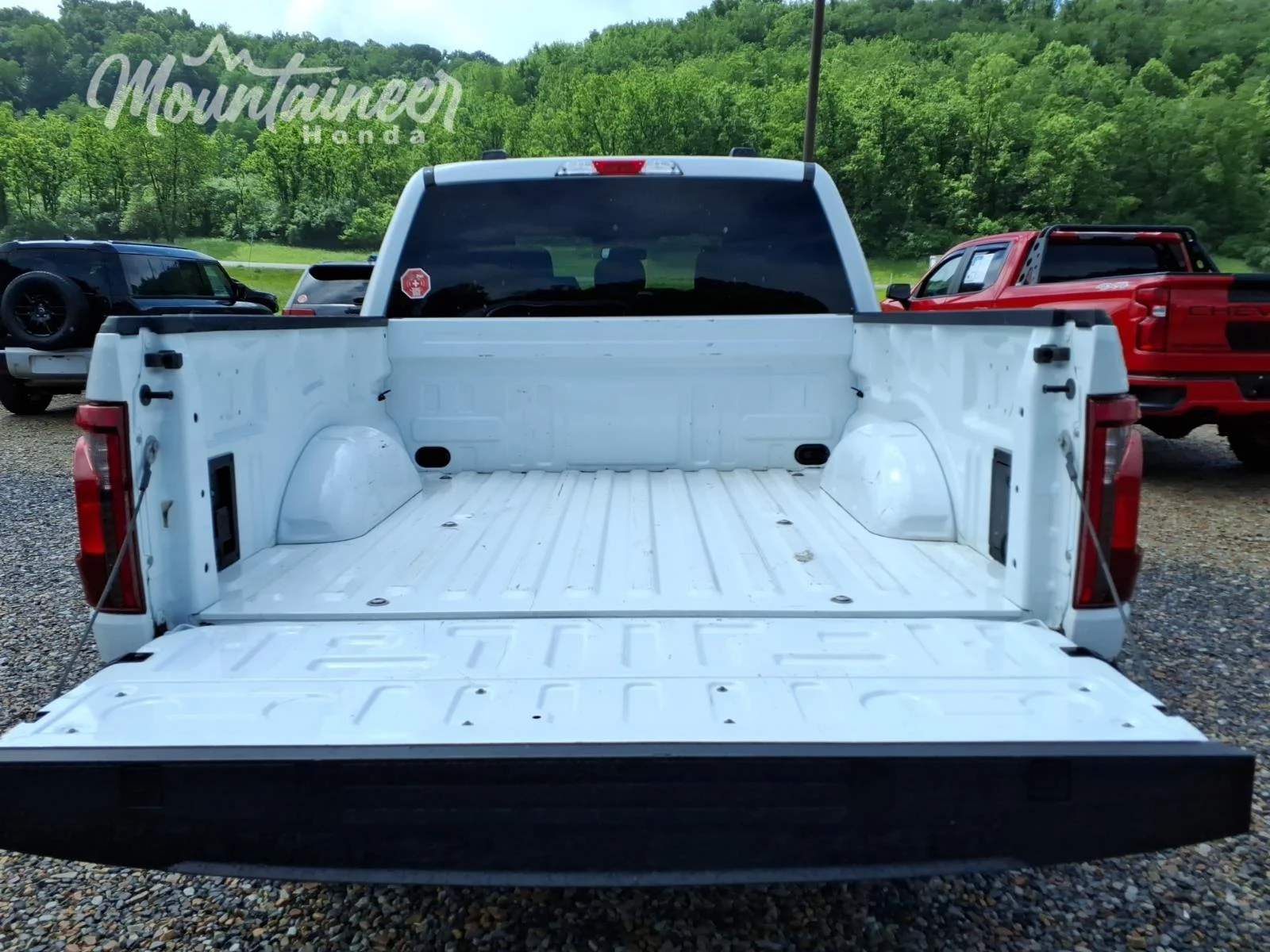 Used 2024 Oxford White Ford XLT image 28