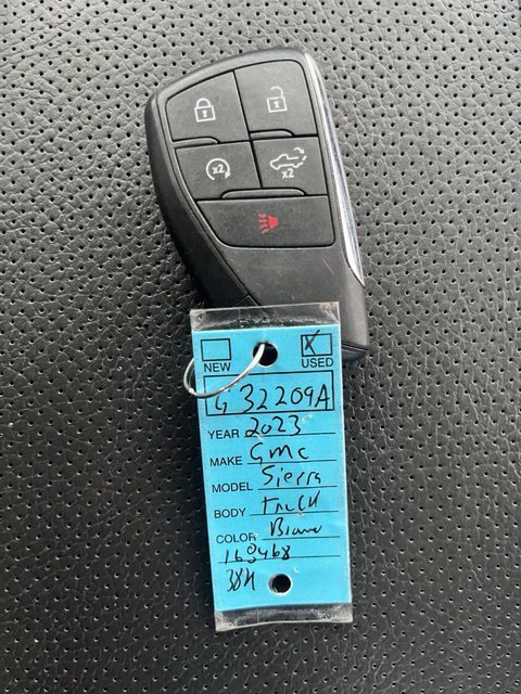 Used 2023 TITANIUM RUSH METALLIC GMC Denali image 31