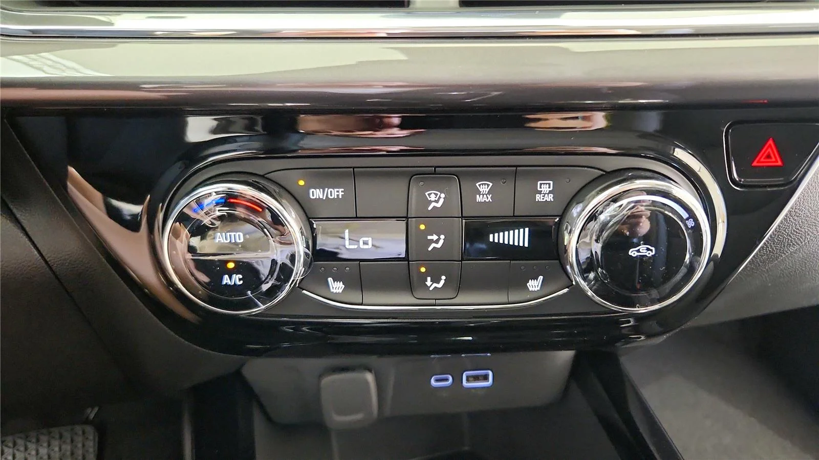 2026 Chevrolet Trax Activ - Photo 30