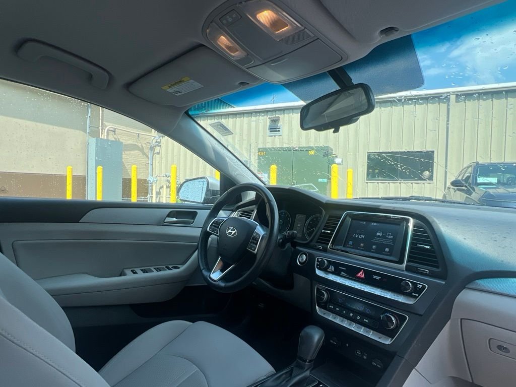 Used 2019 Silver Hyundai SEL image 8