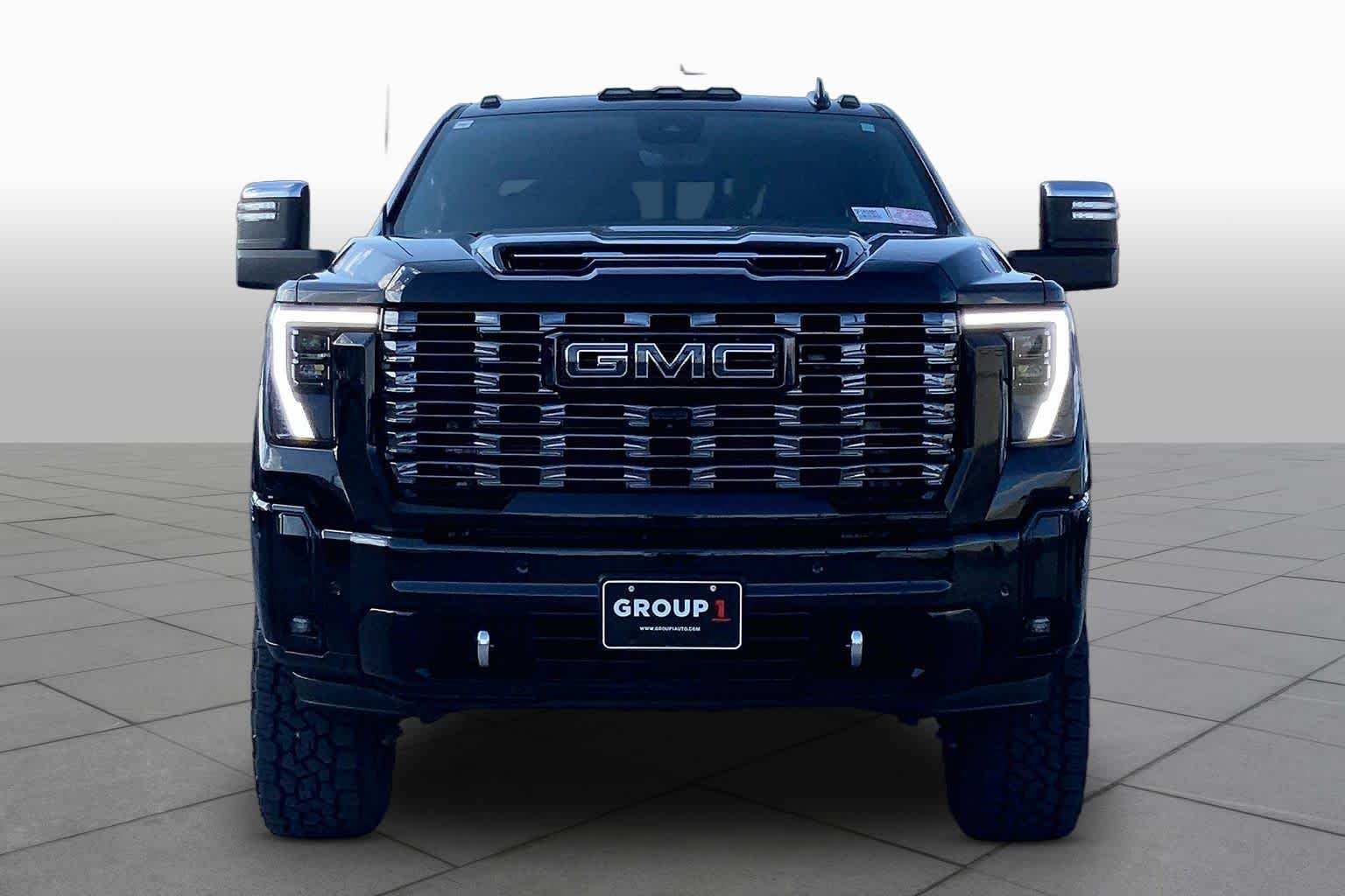 Used 2025 Onyx Black GMC Denali Ultimate image 4