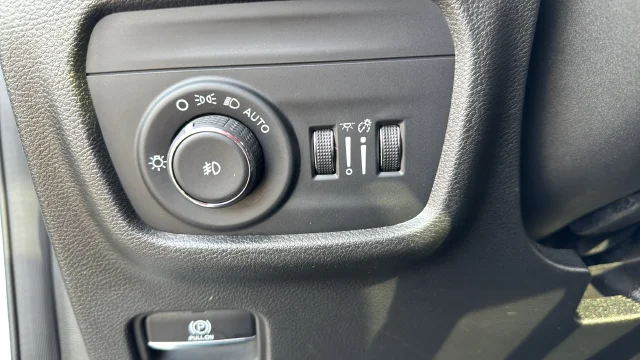 Used 2024 Bright White Clearcoat Jeep Limited image 31