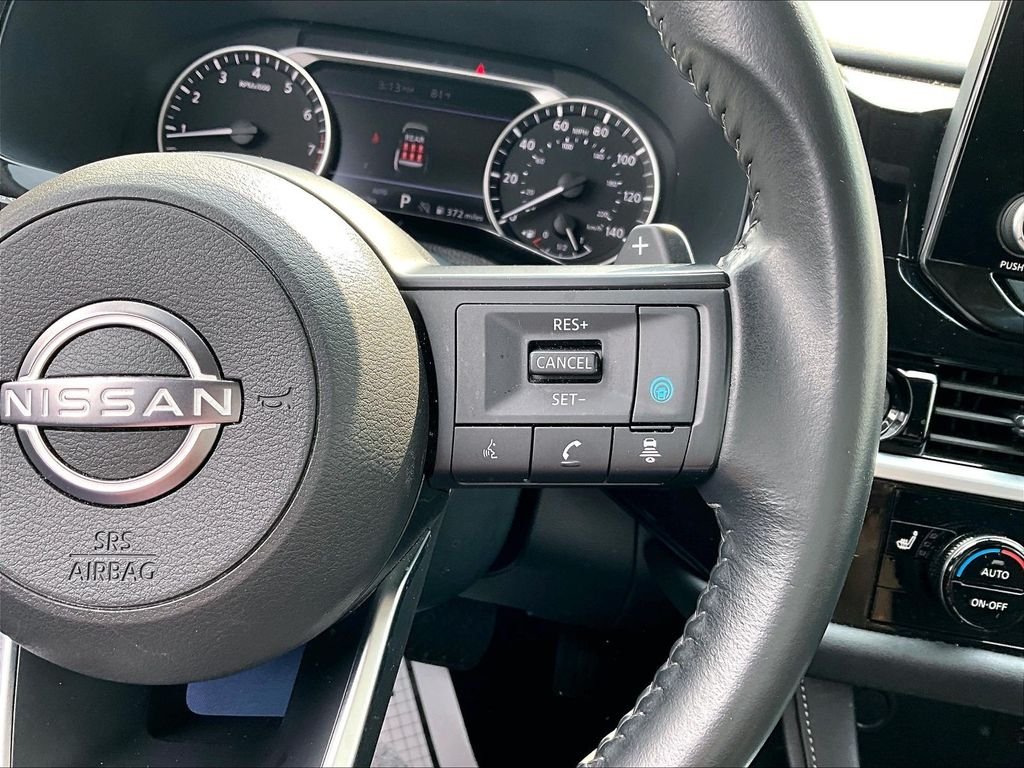 Used 2025 Glacier White Nissan SV image 24