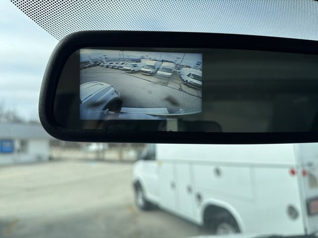 New 2025 Summit White Chevrolet 1WT image 21