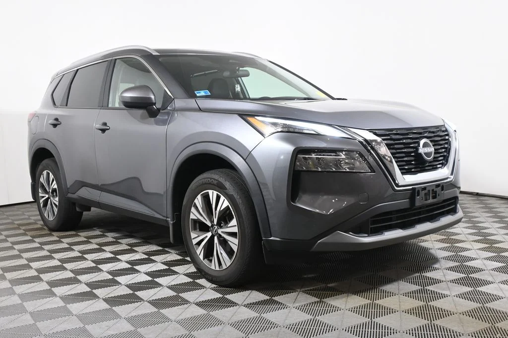 Used 2023 Gray Nissan SV image 9