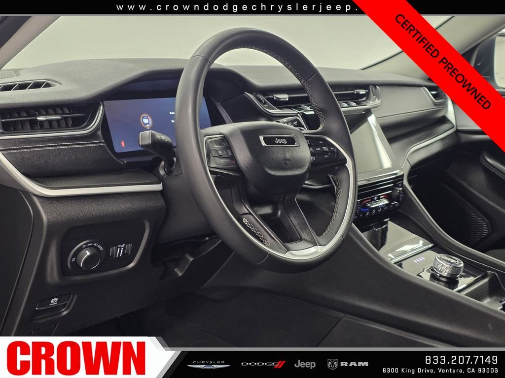 Used 2024 White Jeep Laredo image 23