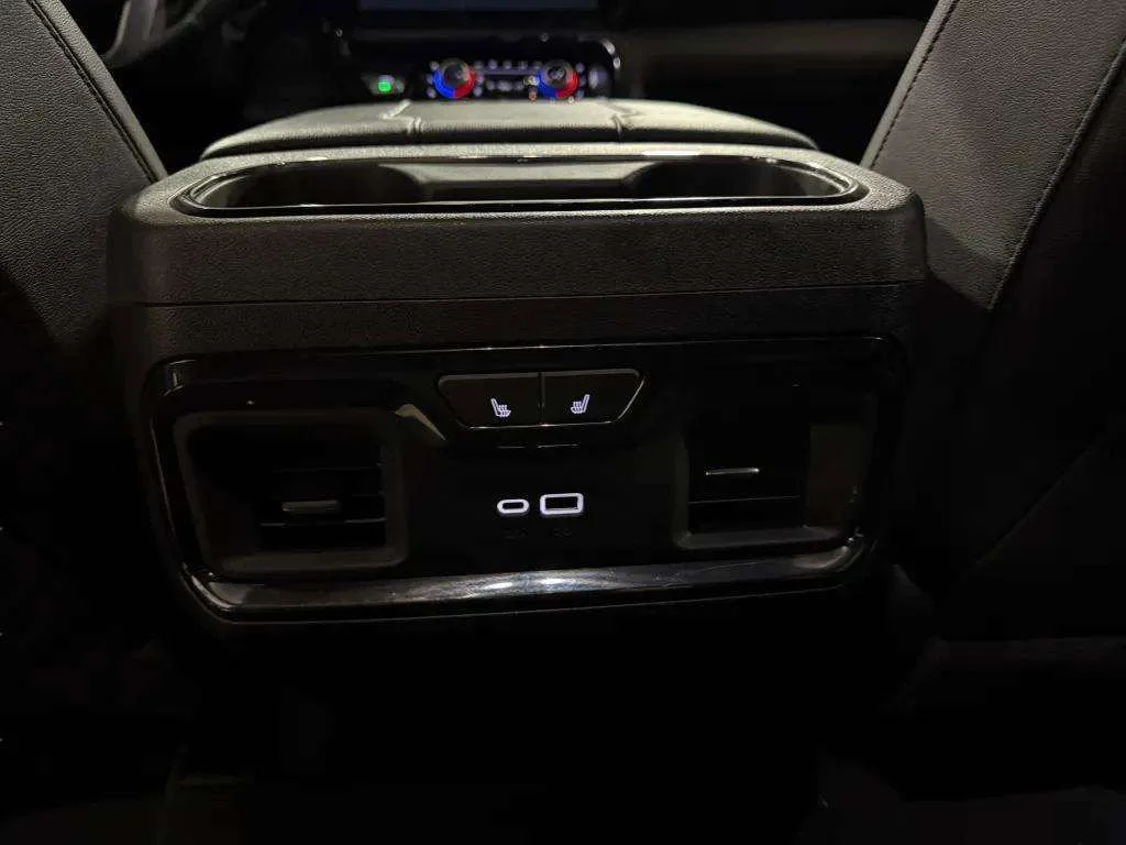 Certified Used 2024 Sterling Metallic GMC AT4 image 18