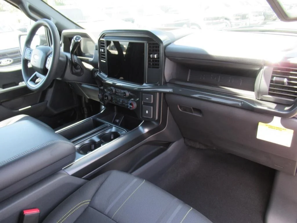2025 Ford F-150 STX - Photo 11