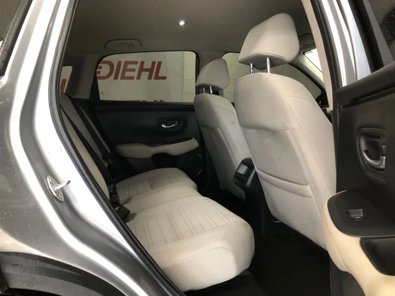 Used 2024  Honda LX image 10