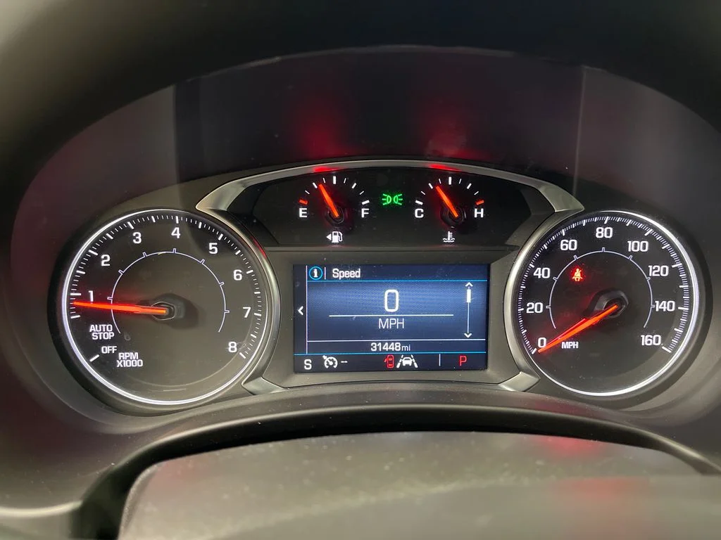 Used 2024 White GMC SLE image 22