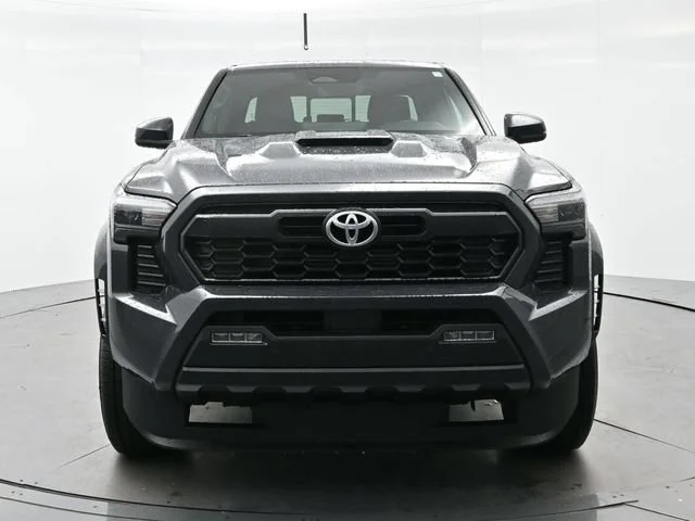 Used 2025 Underground Toyota SR5 image 2