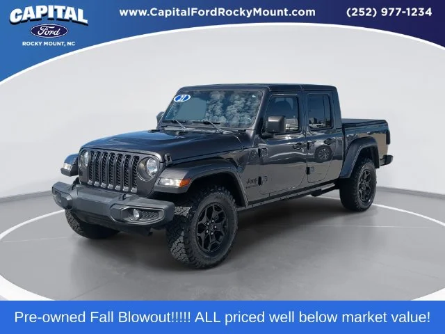 Used 2021 Gray Jeep Sport image 1