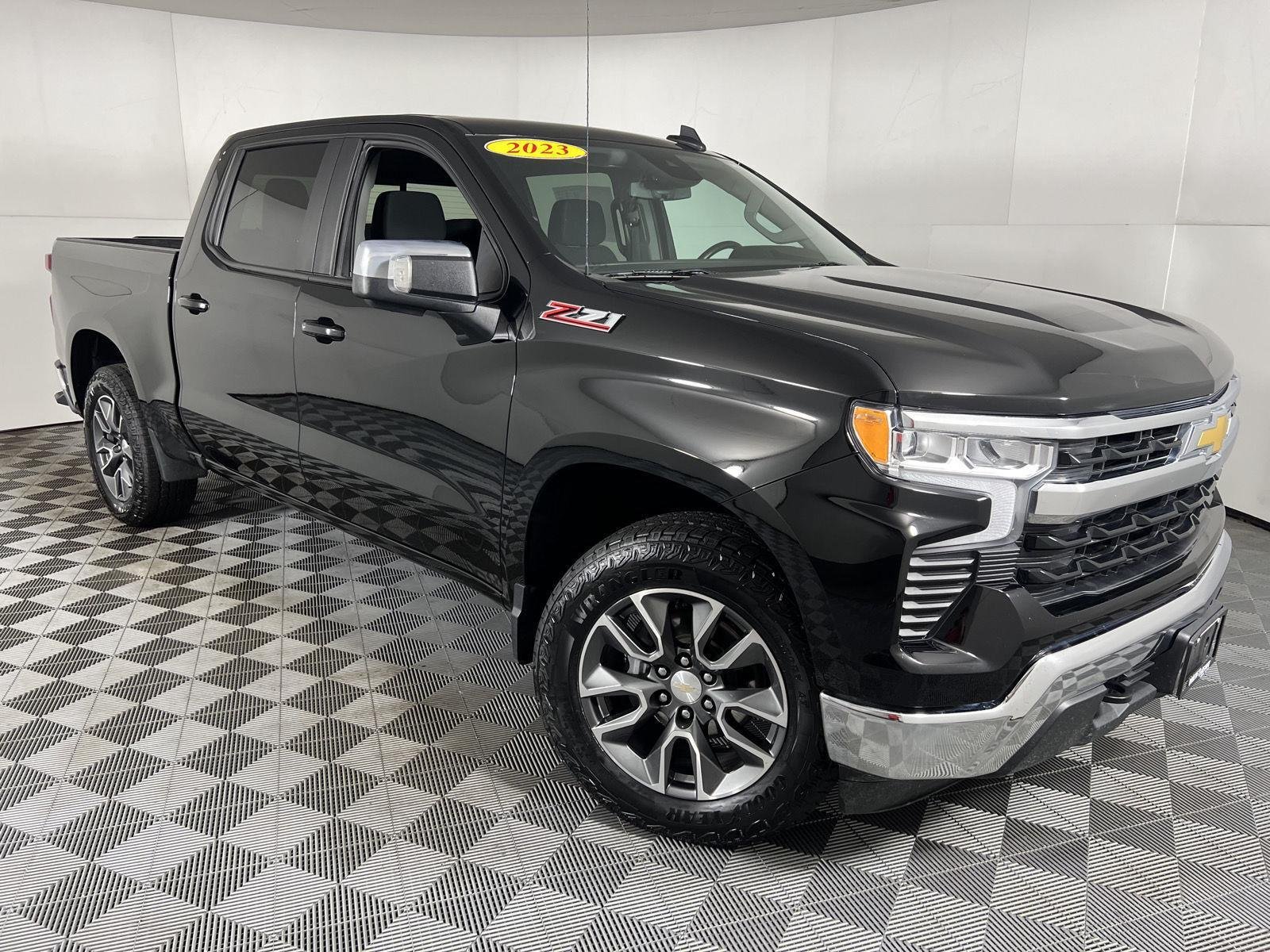 Used 2023 Black Chevrolet LT image 13