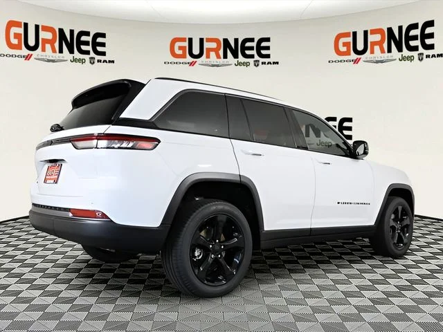 New 2026 Bright White Clear-Coat Exterior Paint Jeep Limited image 29