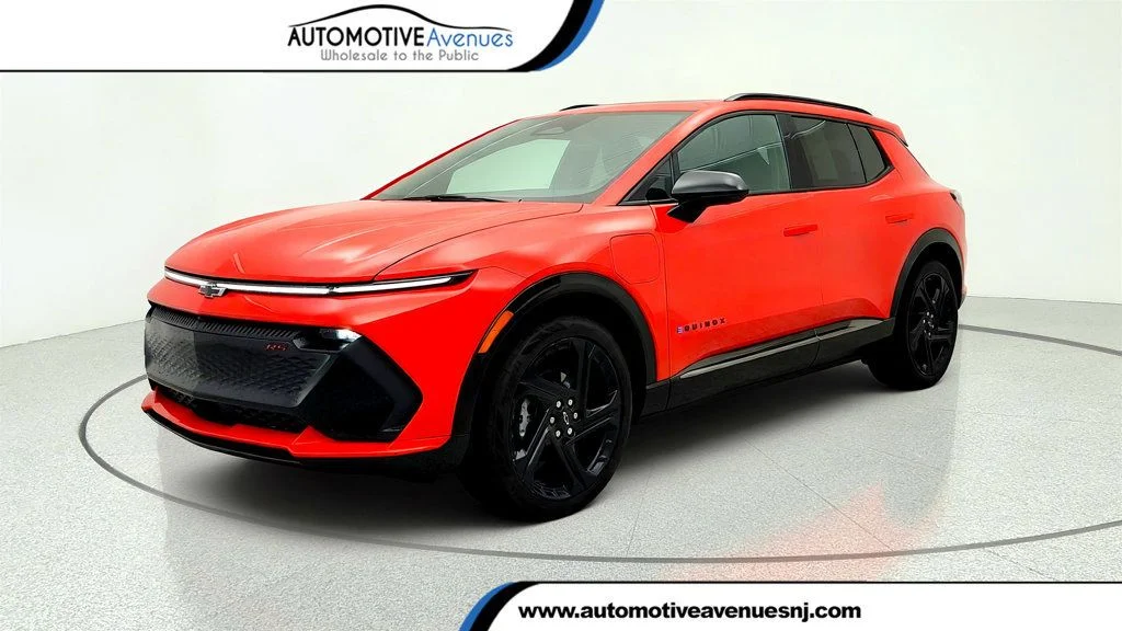 2025 Chevrolet Equinox EV RS FWD's photo