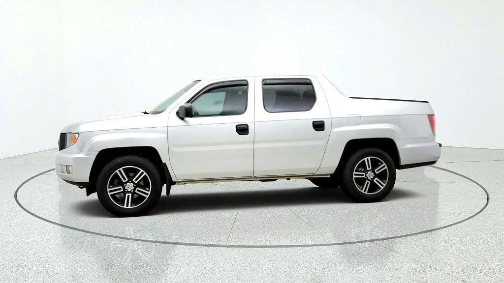Used 2013 Alabaster Silver Metallic Honda 4WD Crew Cab Sport image 8