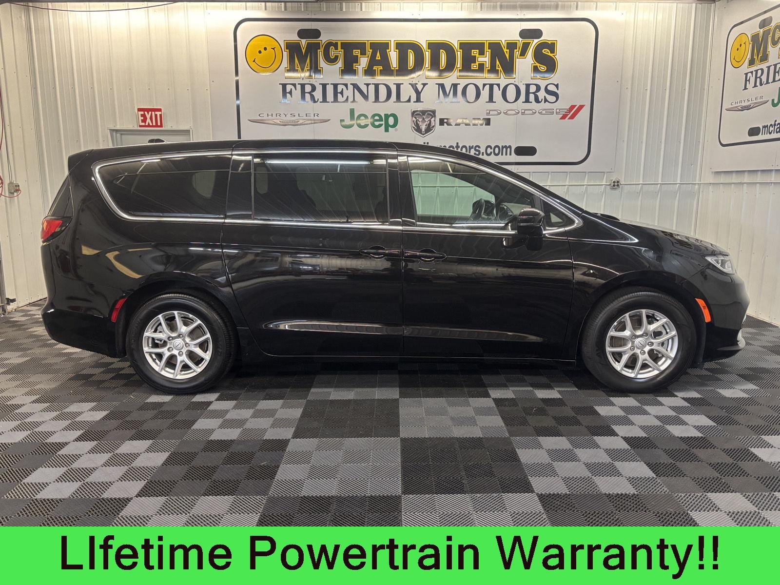 2026 Chrysler Pacifica Select