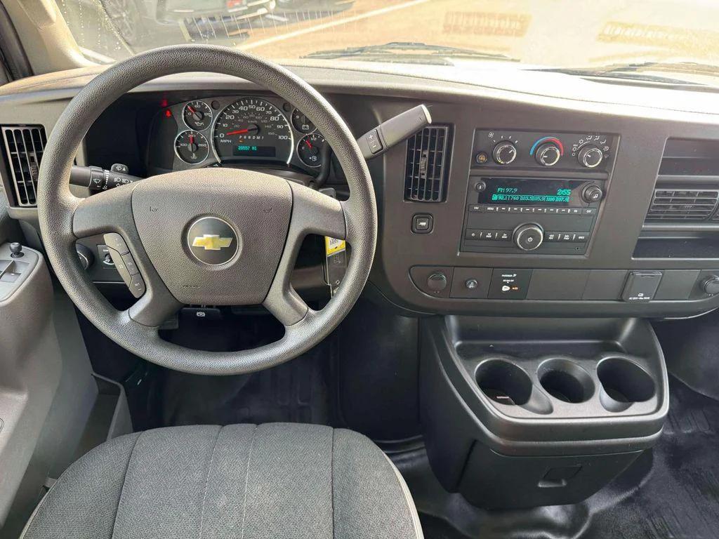 2023 Chevrolet Express Cargo Work Van - Photo 19