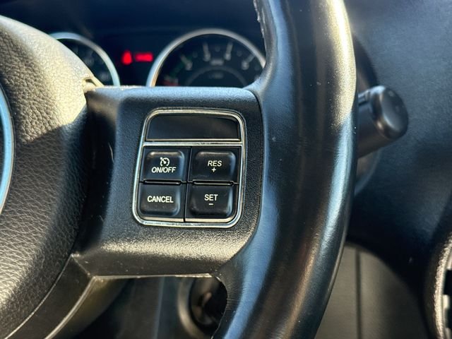 Used 2012 White Jeep Unlimited Rubicon image 28
