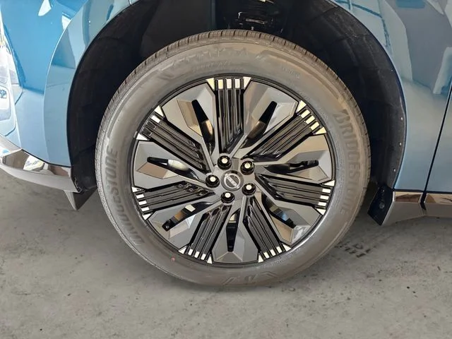New 2026 Aurora Blue Pearl Metallic Super Black Nissan Platinum image 14