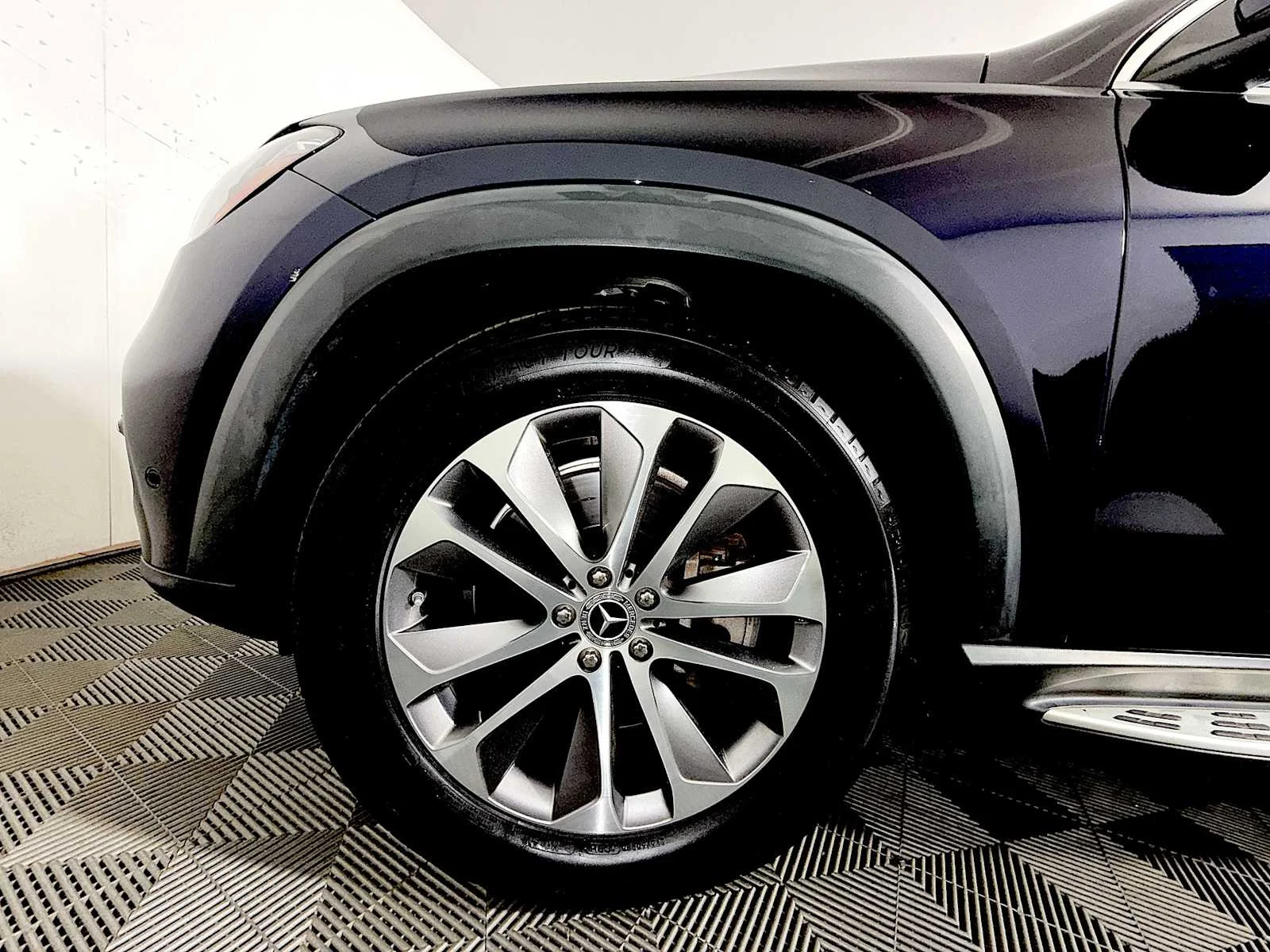 Used 2022 Lunar Blue Metallic Mercedes-Benz GLE 450 image 8