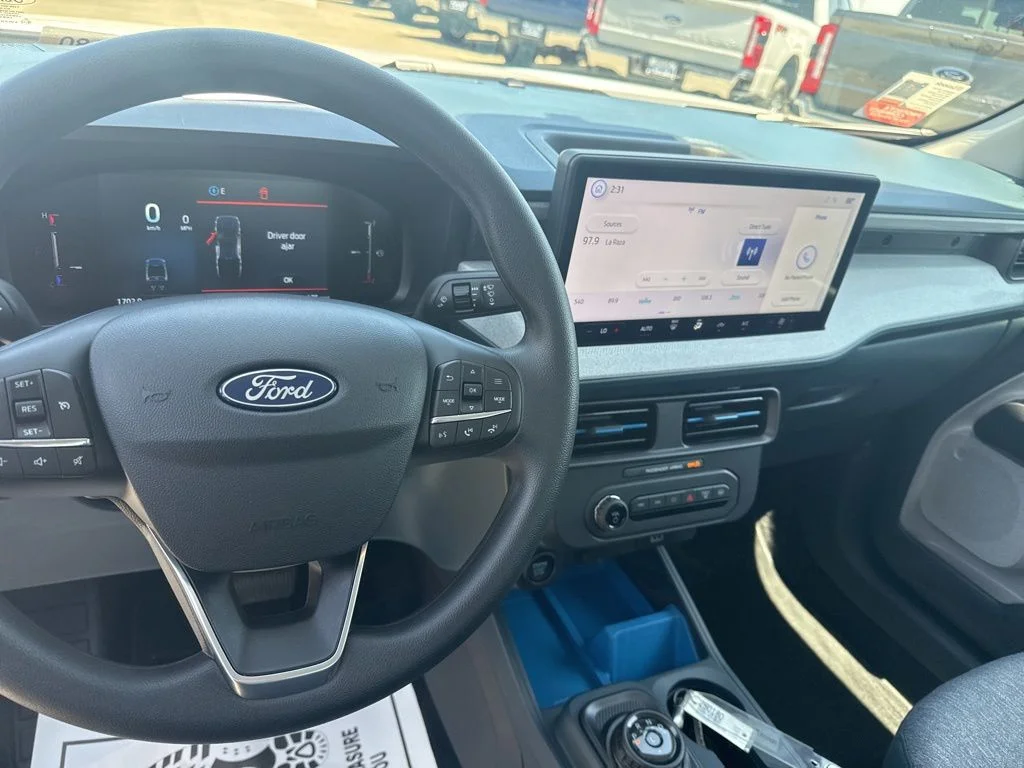 Used 2026 Oxford White Ford XLT image 9
