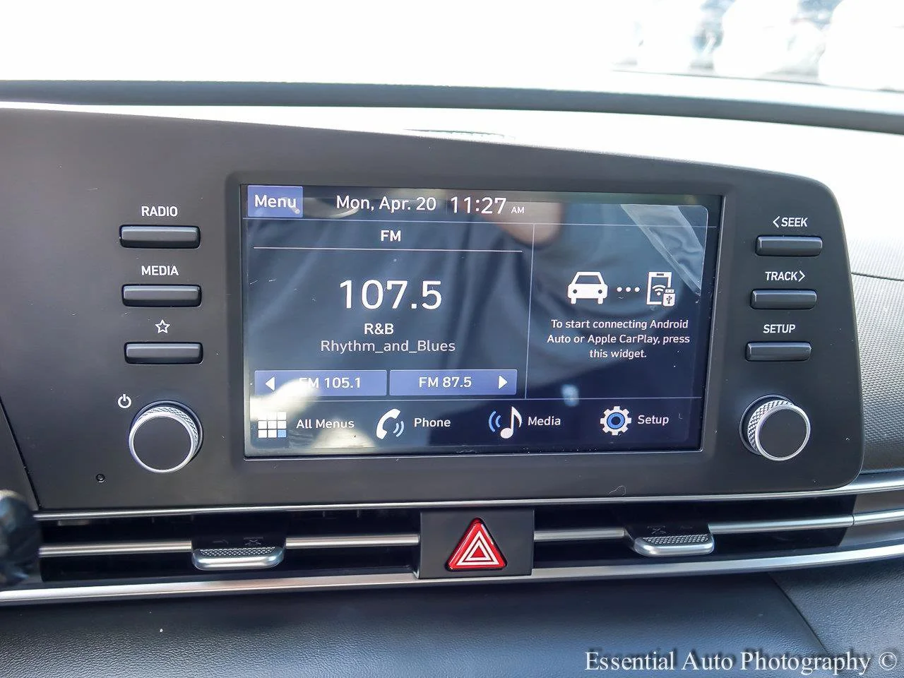 Used 2025 Fluid Metal Hyundai SE image 12