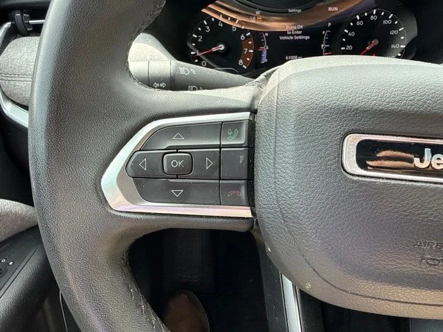Used 2024 Gray Jeep Latitude image 30