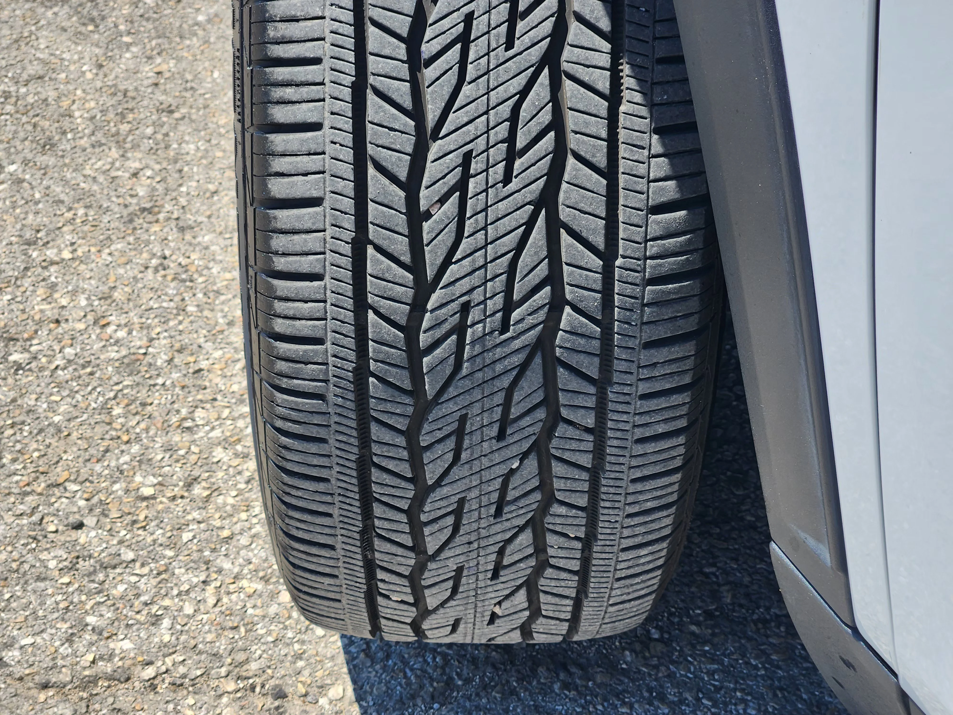 Used 2024 Summit White GMC Elevation image 11