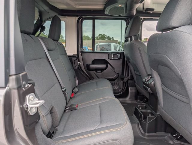 Used 2025 Crystal Metallic Jeep Sport image 30