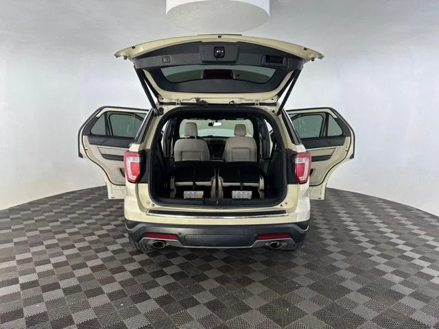 Used 2018 Silver Ford XLT image 15
