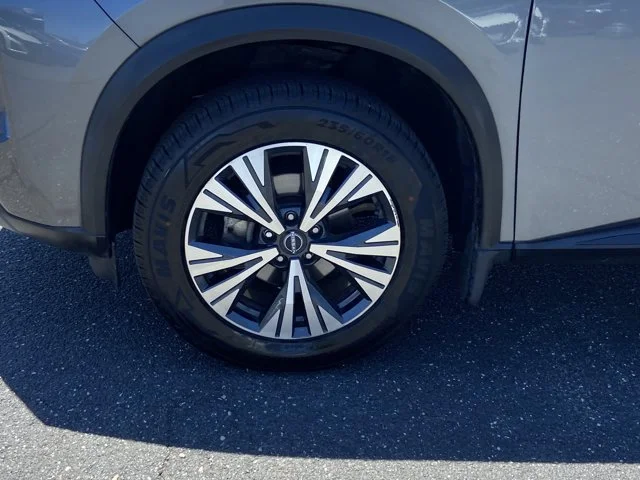 Certified Used 2022 Gun Metallic Nissan SV image 10