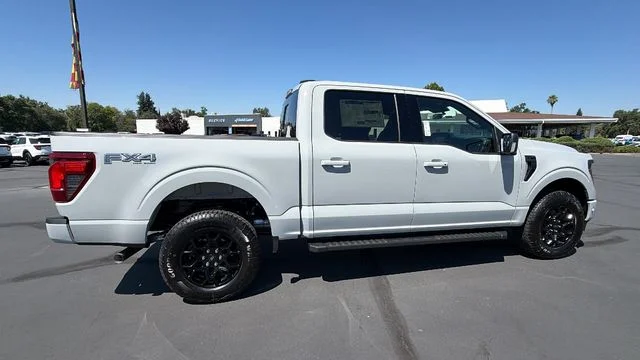 New 2026 Avalanche Ford XLT image 3