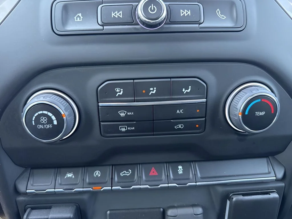 Used 2024 Gray Chevrolet Custom image 17