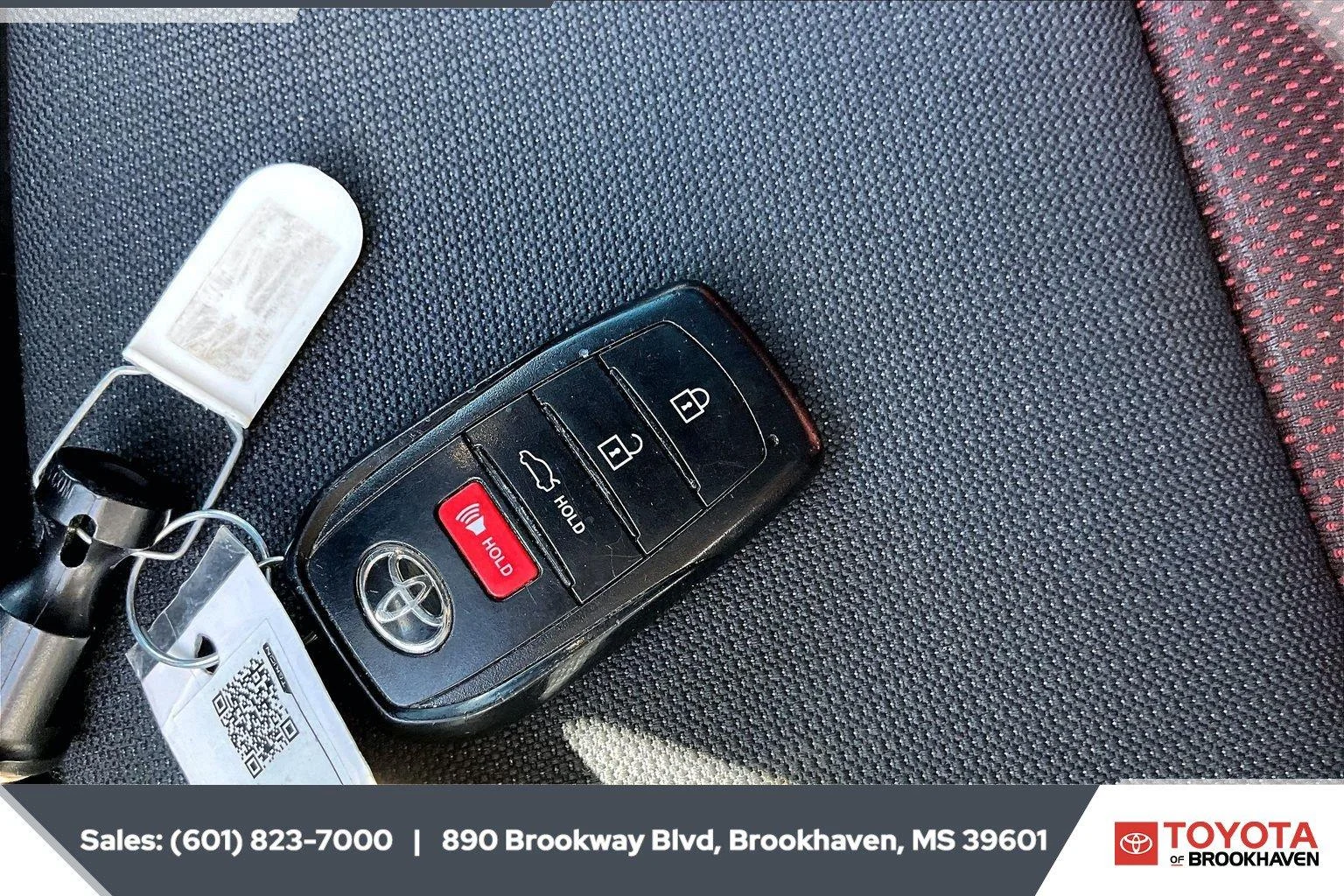 Used 2024 Classic Silver Metallic Toyota SE image 9