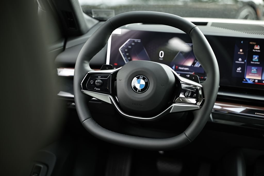New 2027 Mineral White Metallic BMW 530i xDrive image 29