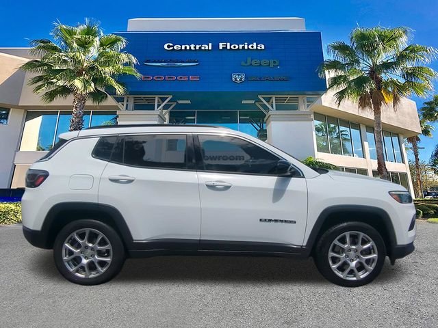 Certified Used 2023 White Jeep Latitude Lux image 4