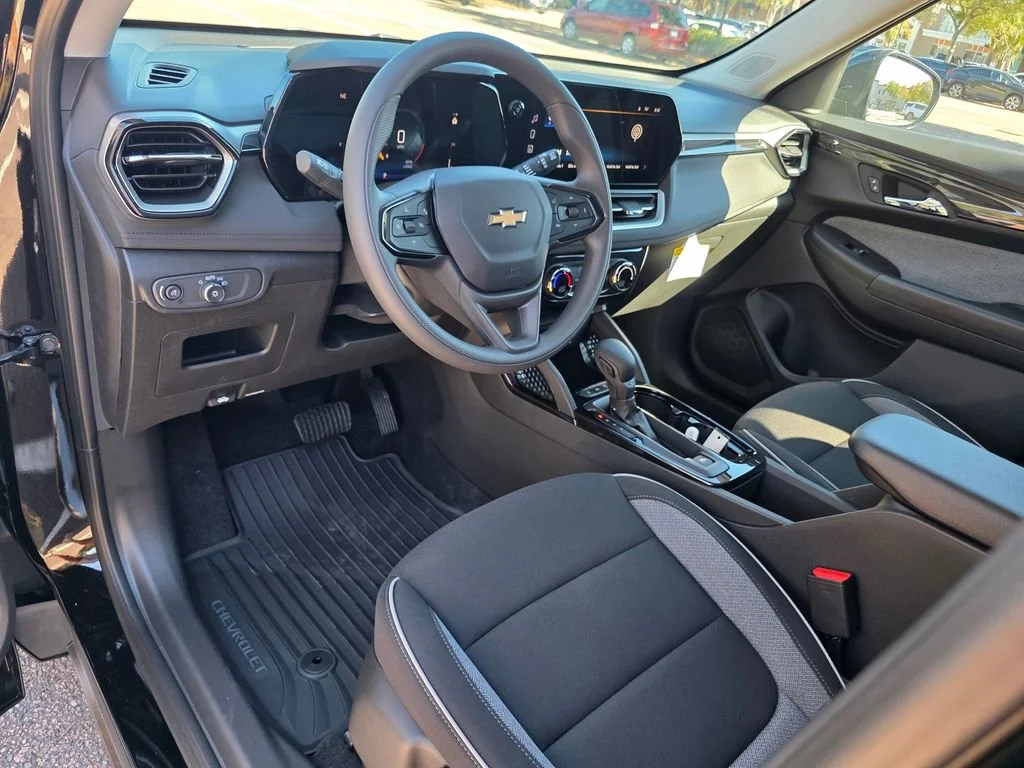 New 2026 Mosaic Black Metallic Chevrolet LT image 8