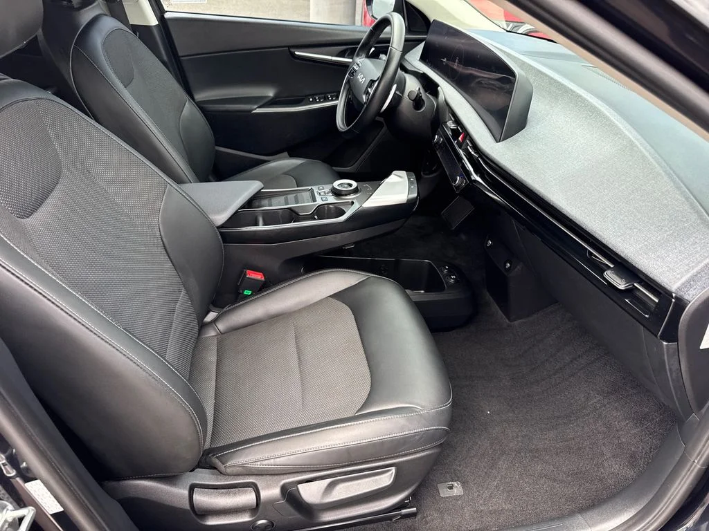 Used 2023 Blue Kia Light image 14