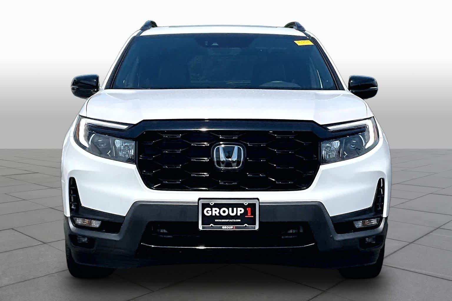Certified Used 2023 Platinum White Pearl Honda AWD ELITE image 4