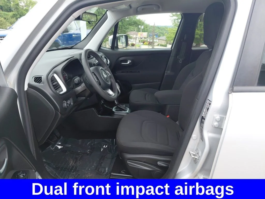 Used 2021 Silver Jeep Latitude image 22