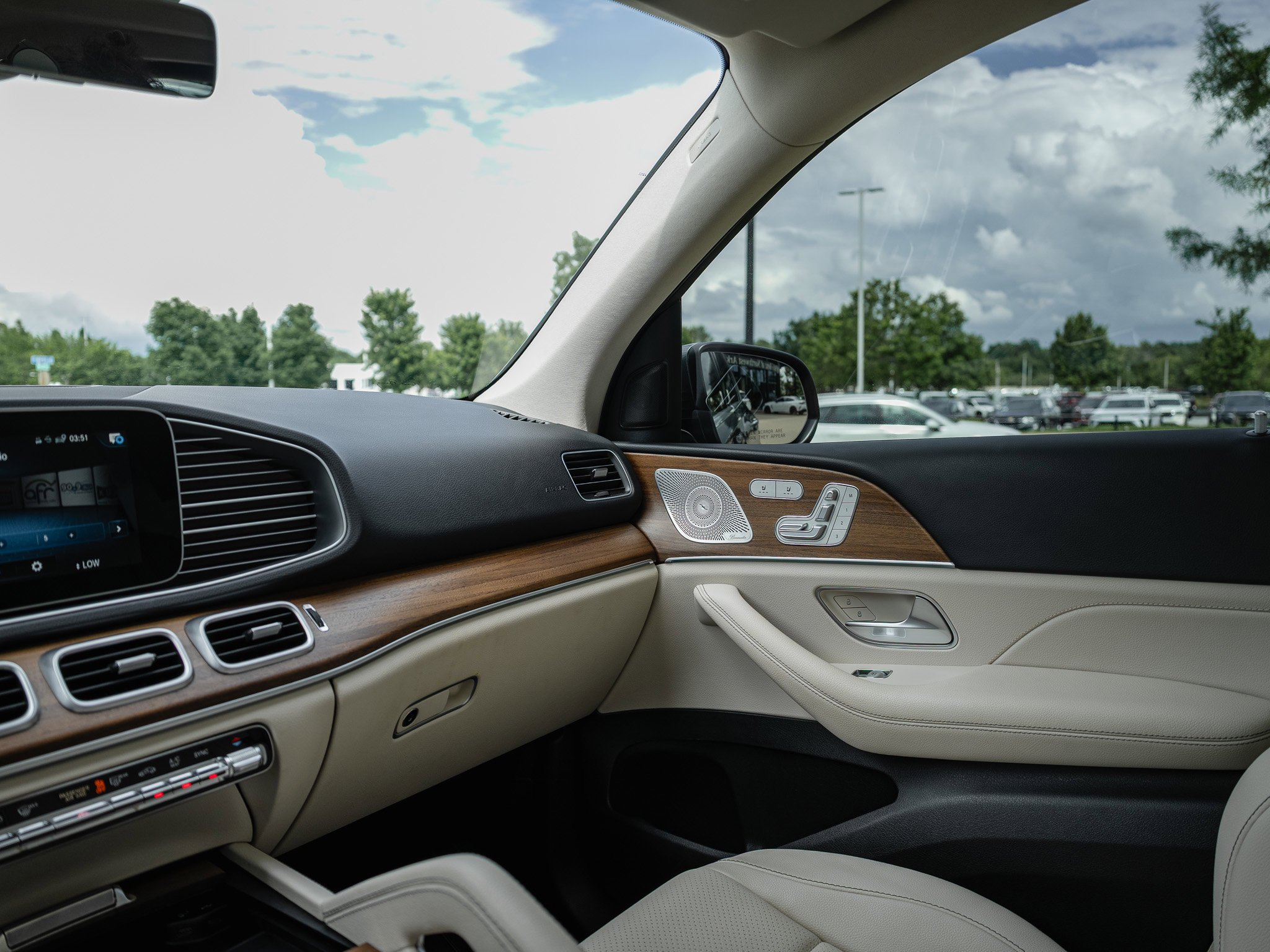 Used 2022 Gray Metallic Mercedes-Benz GLE 350 image 25