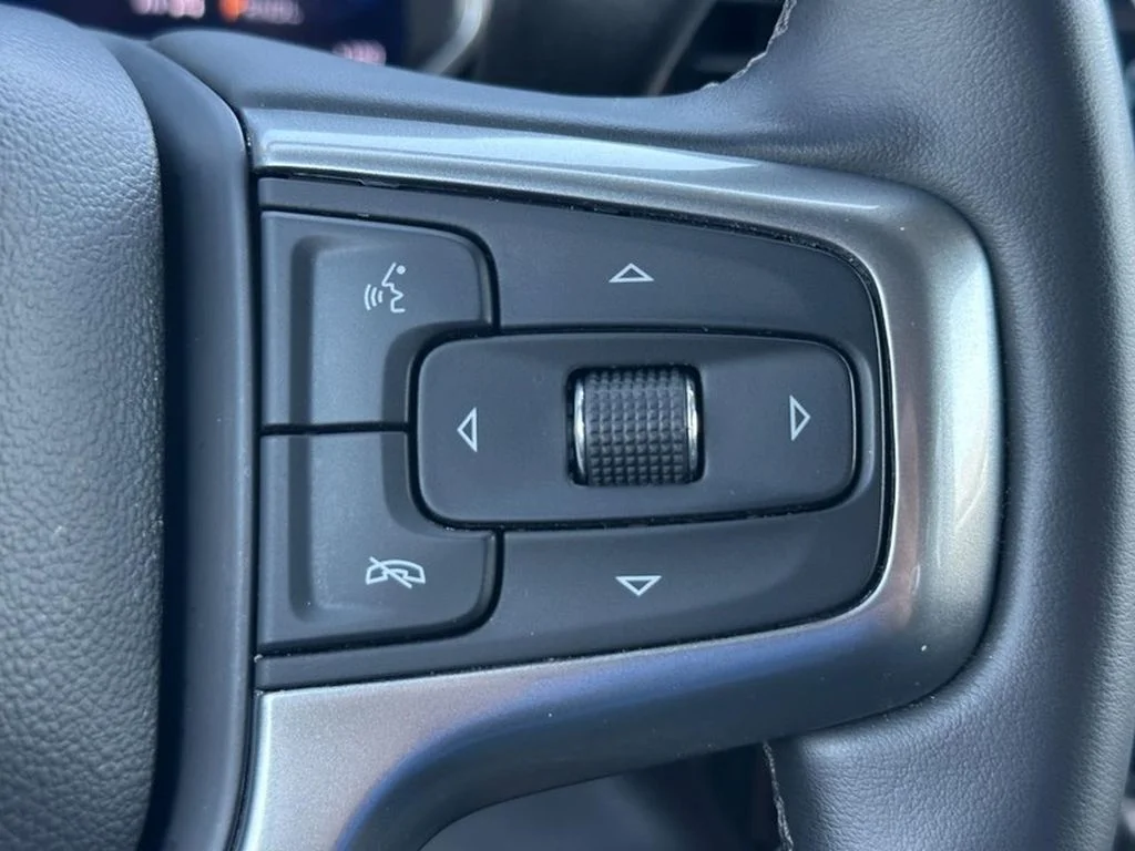 Used 2026 Summit White Chevrolet RST image 14