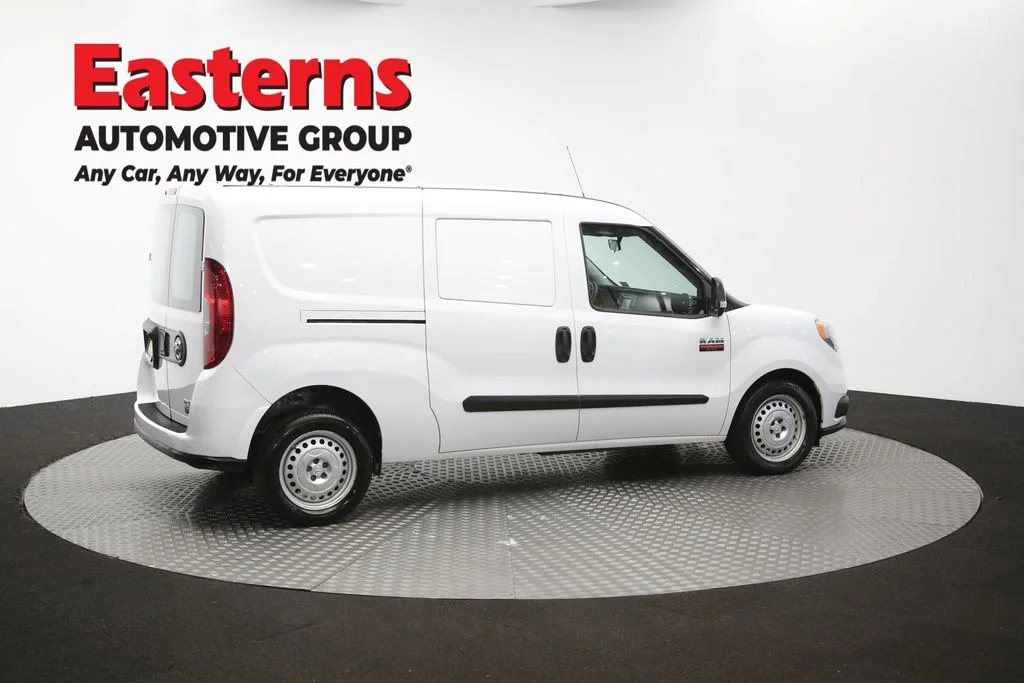Used 2022 White Ram Base image 41