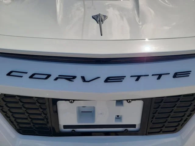 Used 2025 Arctic White Chevrolet 1LT image 32