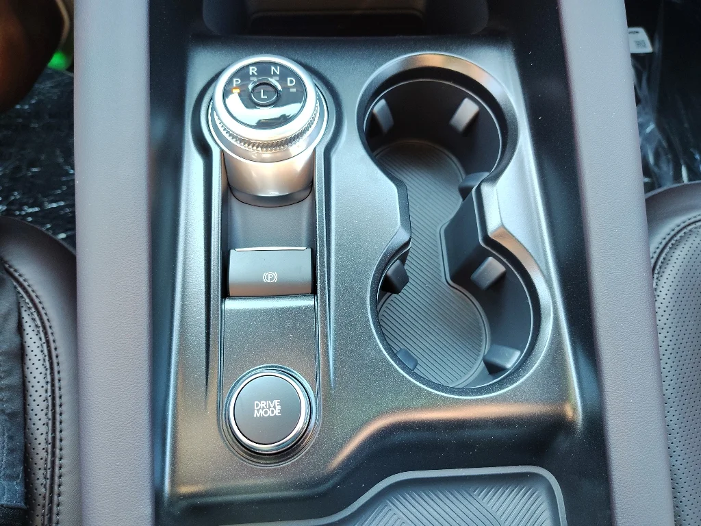 New 2027 Vapor Blue Metallic Ford Platinum™ image 22