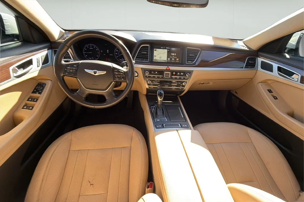 Used 2015 White Hyundai 3.8 image 19